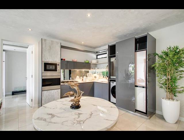 3 BEDROOM APARTMENT FOR SALE IN HOUGHTON ESTATE